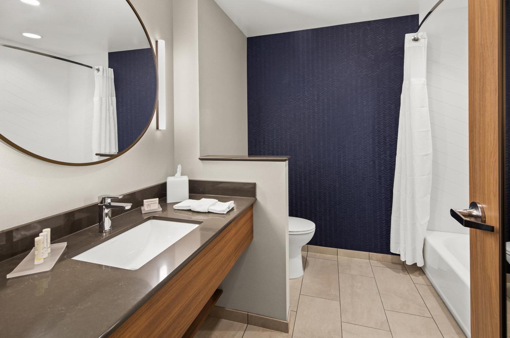 Fairfield By Marriott Inn & Suites Duluth Exterior photo